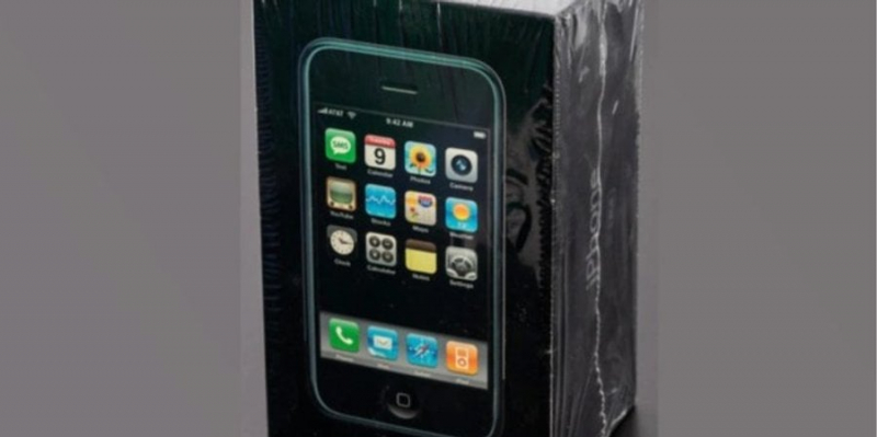 Дорожче за десяток нових. Рідкісний перший iPhone продали на аукціоні за рекордну суму