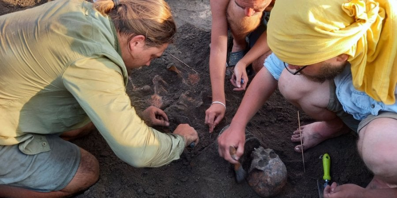 Глибоко копнули. Археологи виявили в Київській області артефакти залізного віку