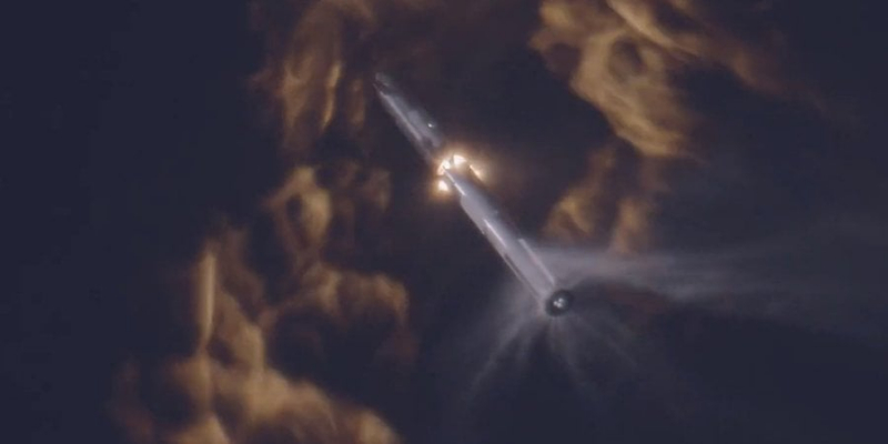 Історичний момент. З’явилося повне відео поділу гігантського корабля SpaceX Starship у космосі